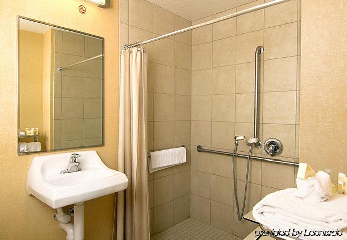 Courtyard By Marriott Santa Rosa Hotel Стая снимка